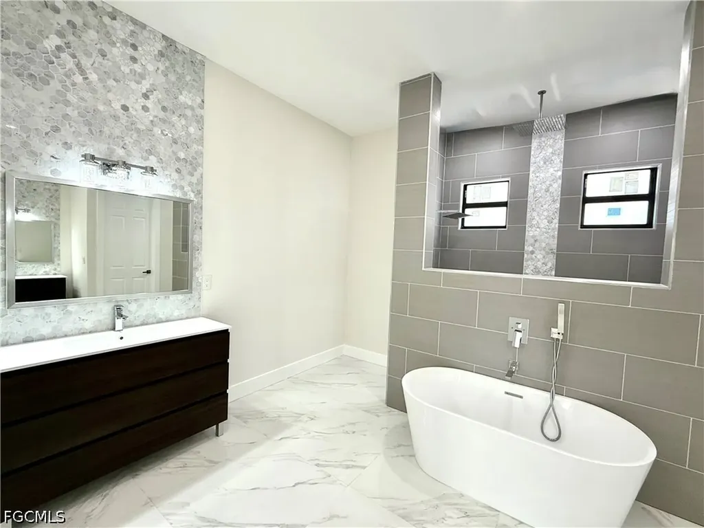 2006 NW 21st Street Cape Coral FL 33993