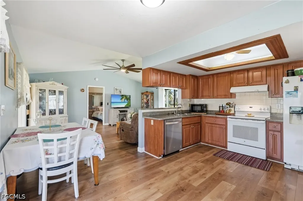 2501 SW 52nd Terrace Cape Coral FL 33914
