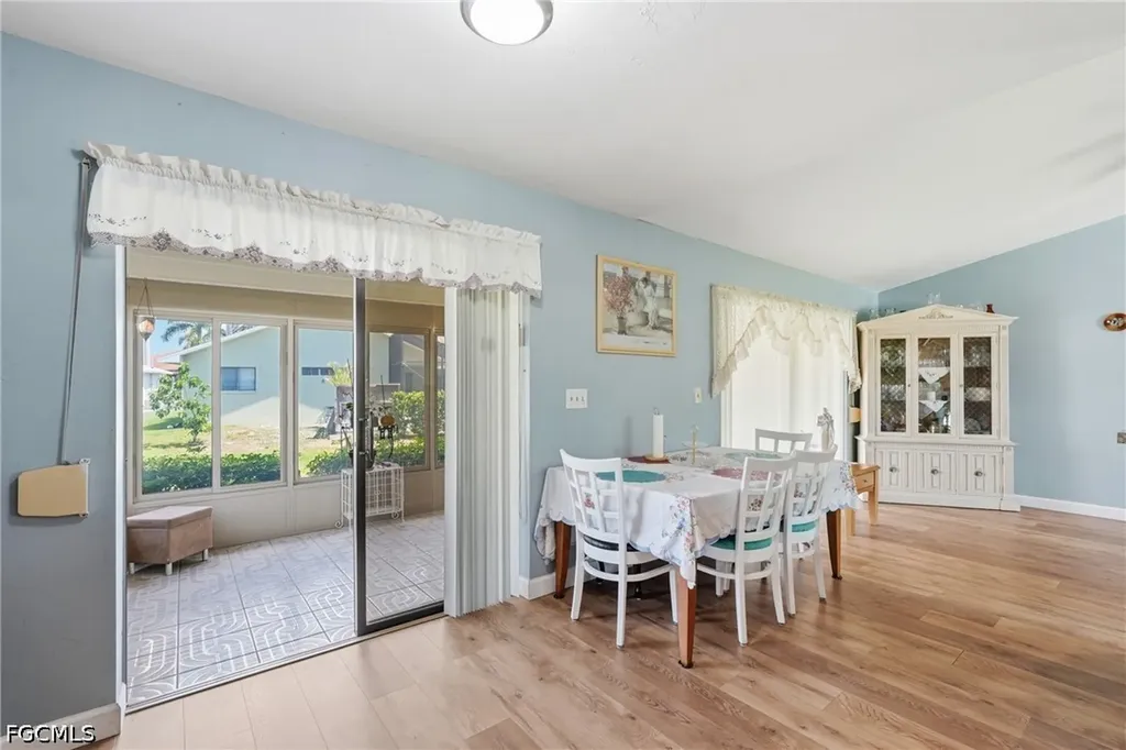 2501 SW 52nd Terrace Cape Coral FL 33914