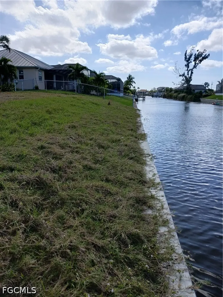 2708 SW 17th Avenue Cape Coral FL 33914