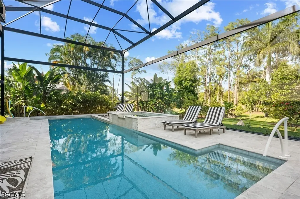 5700 Waxmyrtle Way Naples FL 34109