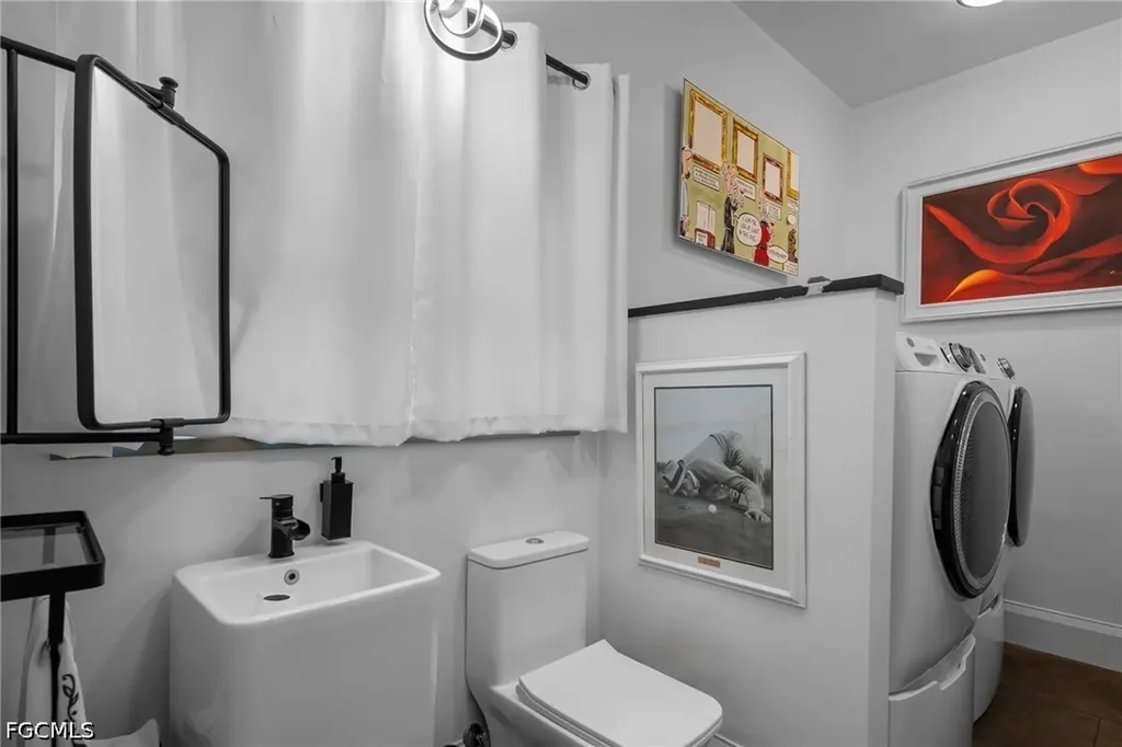 5700 Waxmyrtle Way Naples FL 34109