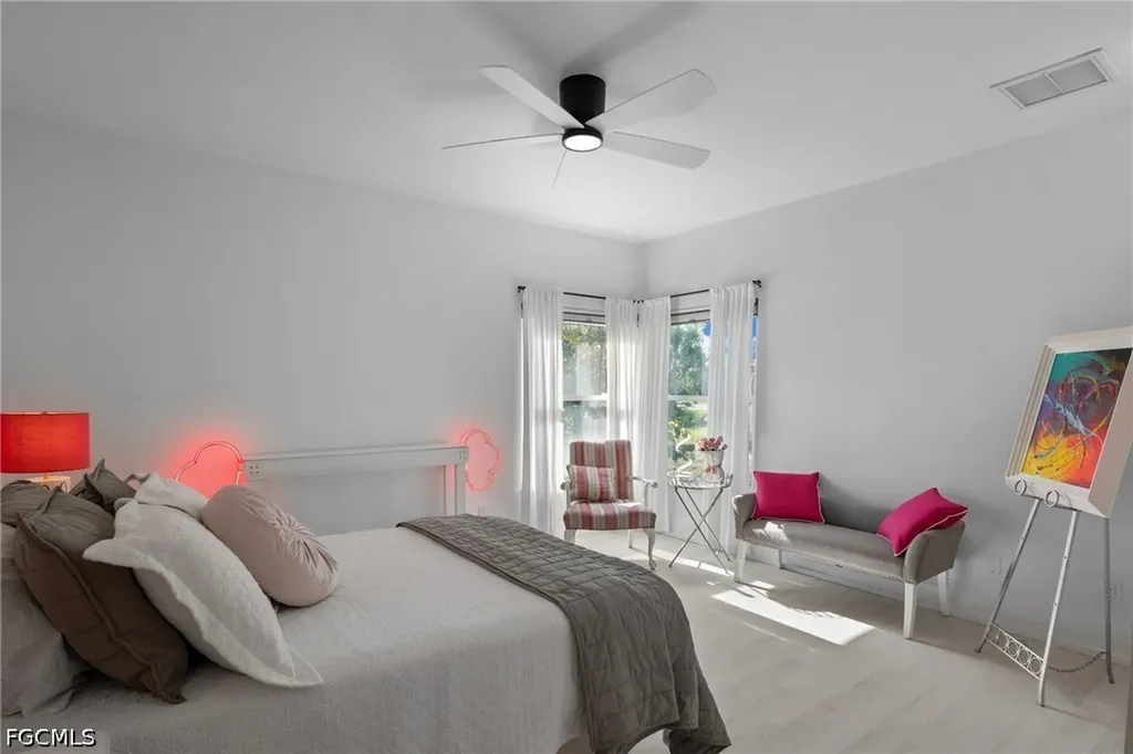 5700 Waxmyrtle Way Naples FL 34109