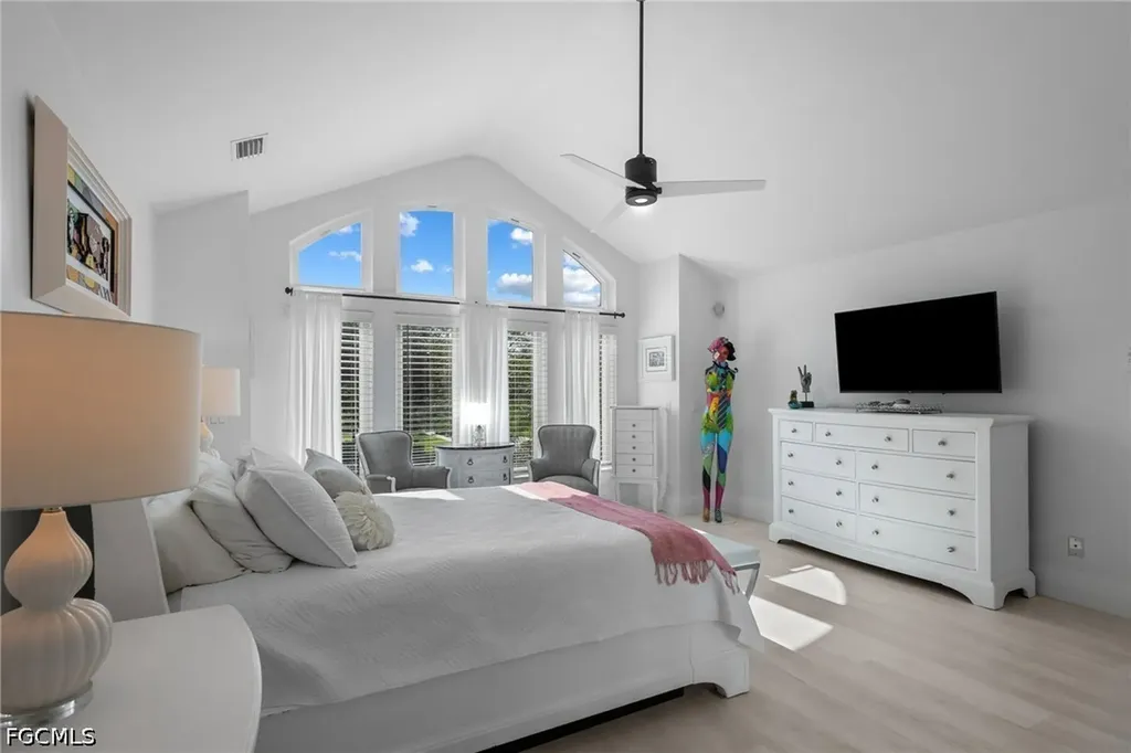 5700 Waxmyrtle Way Naples FL 34109