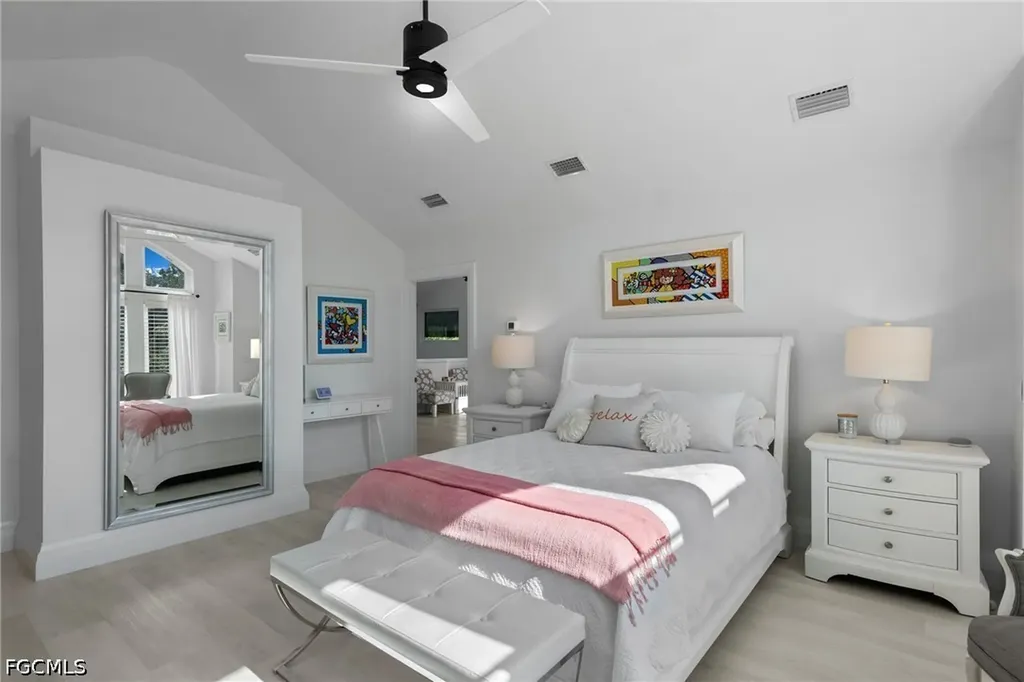 5700 Waxmyrtle Way Naples FL 34109