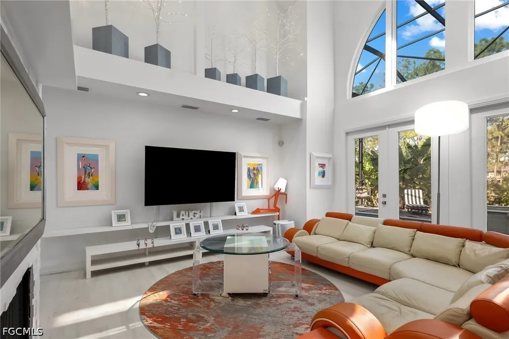 5700 Waxmyrtle Way Naples FL 34109