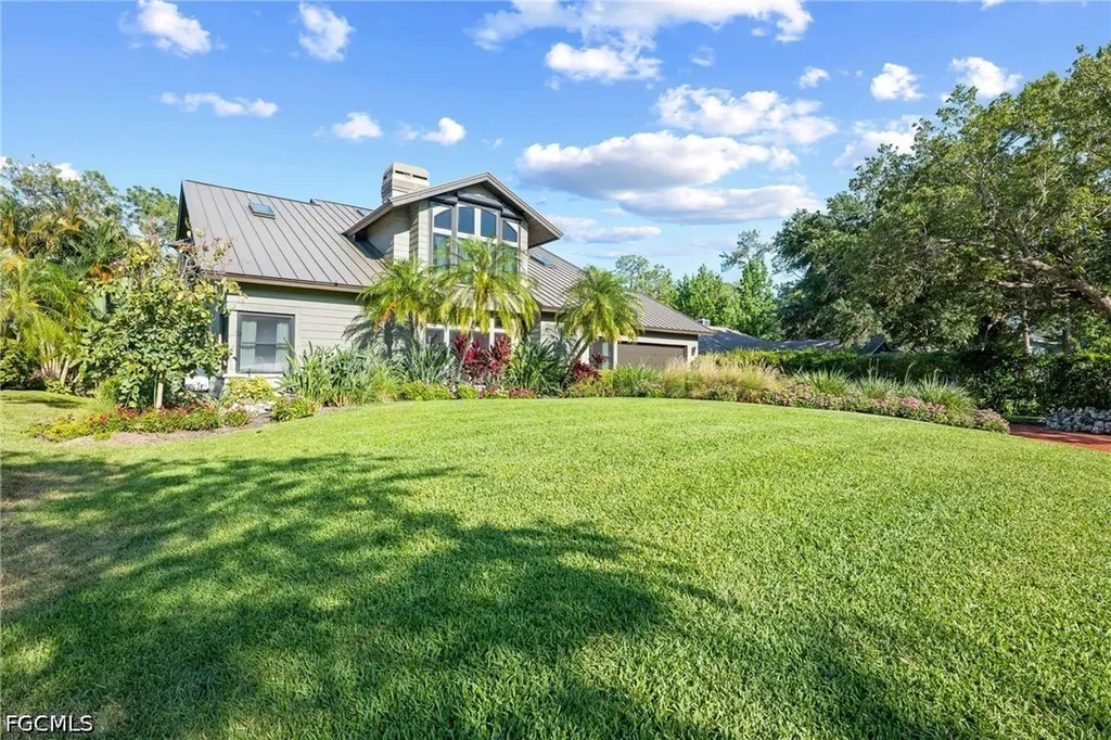 5700 Waxmyrtle Way Naples FL 34109