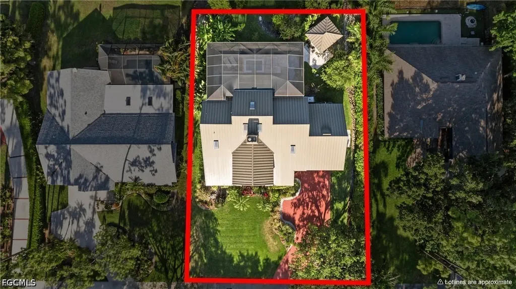 5700 Waxmyrtle Way Naples FL 34109