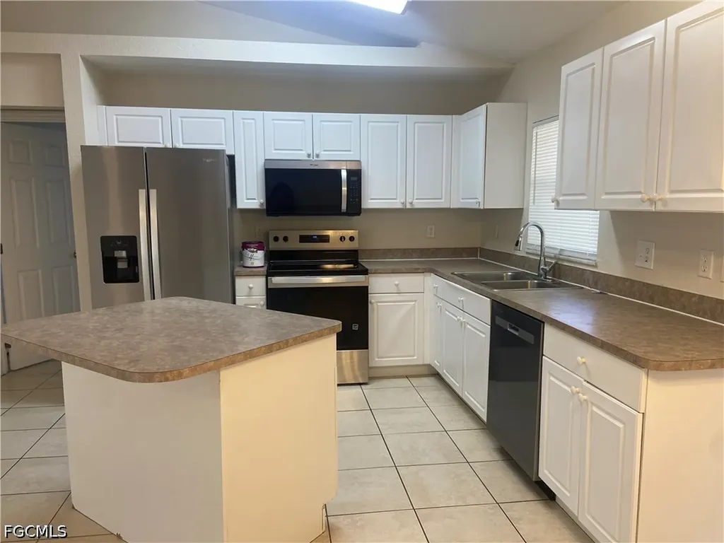 4401 NE 22nd Place Cape Coral FL 33909