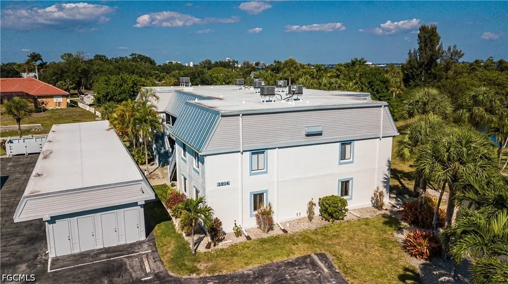 3914 Orange Grove Boulevard North Fort Myers FL 33903