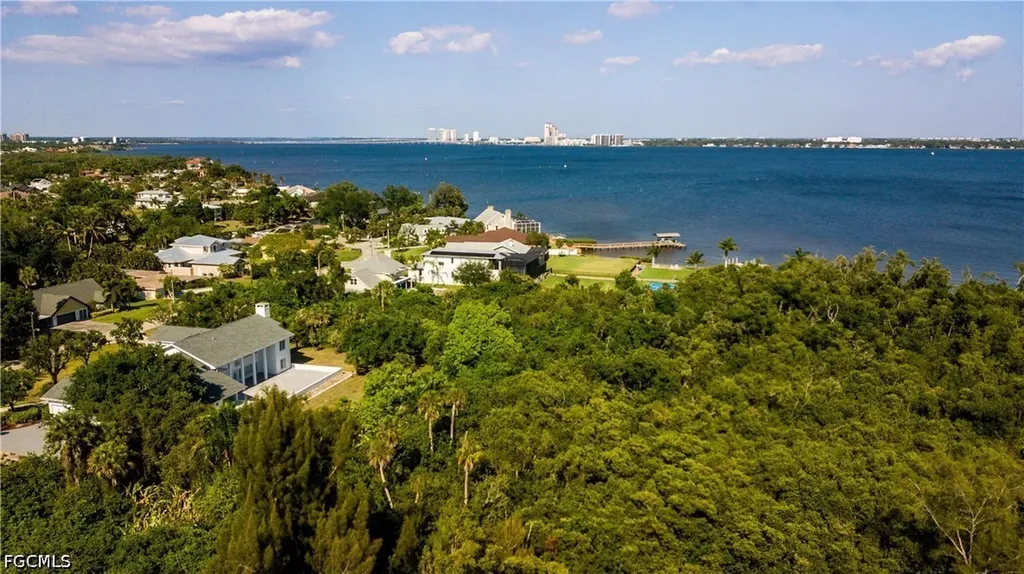 3914 Orange Grove Boulevard North Fort Myers FL 33903