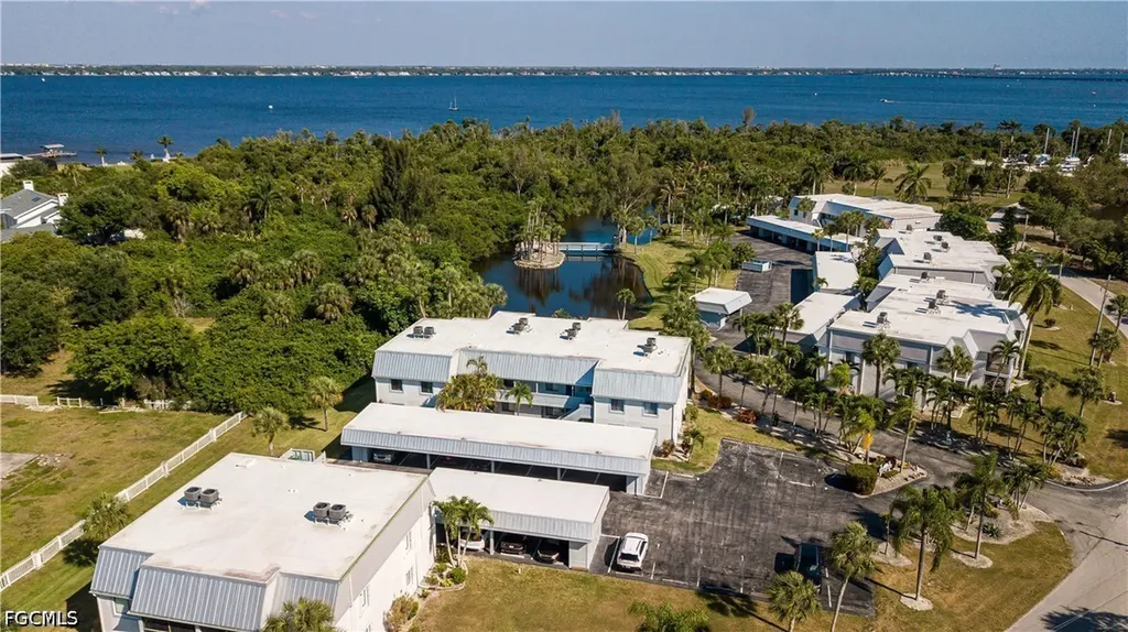 3914 Orange Grove Boulevard North Fort Myers FL 33903