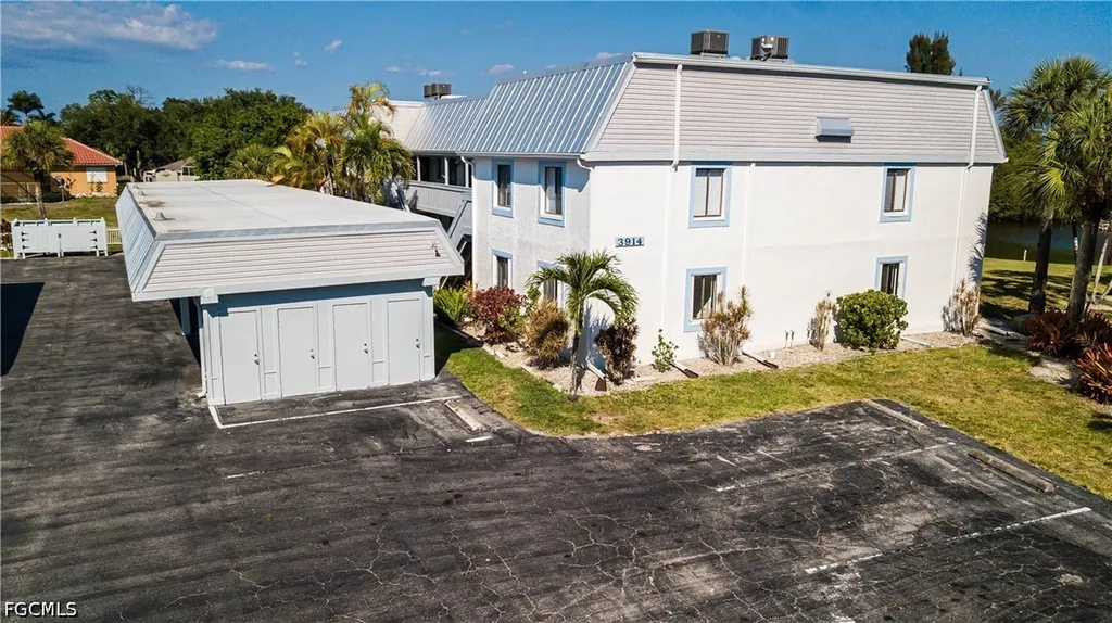 3914 Orange Grove Boulevard North Fort Myers FL 33903