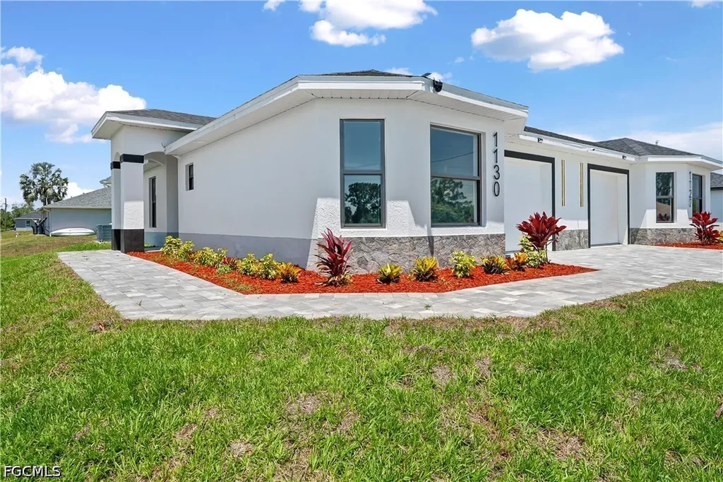 1128-1130 Graystone Avenue Lehigh Acres FL 33974