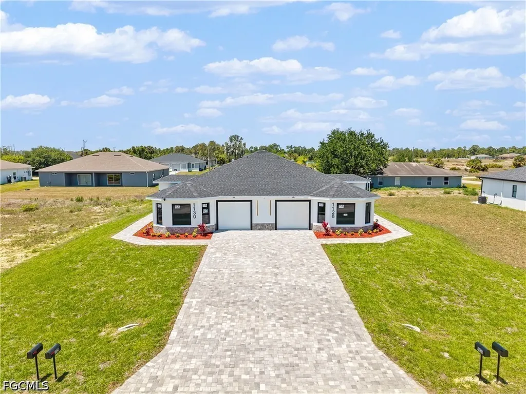 1128-1130 Graystone Avenue Lehigh Acres FL 33974