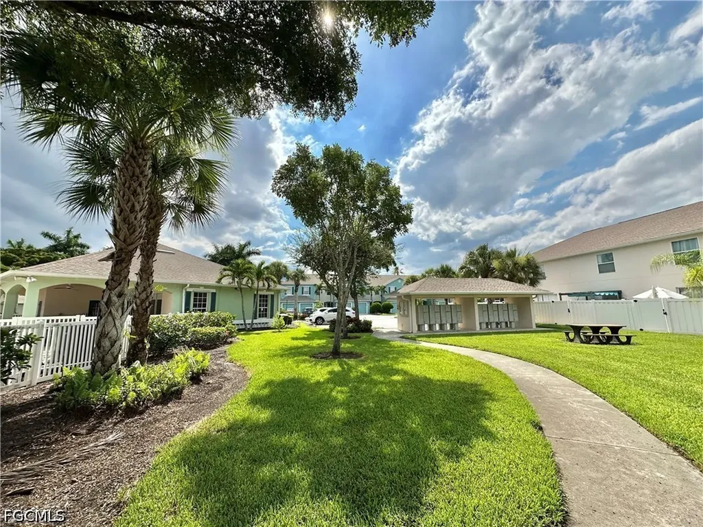 3627 Pine Oak Circle Fort Myers FL 33916