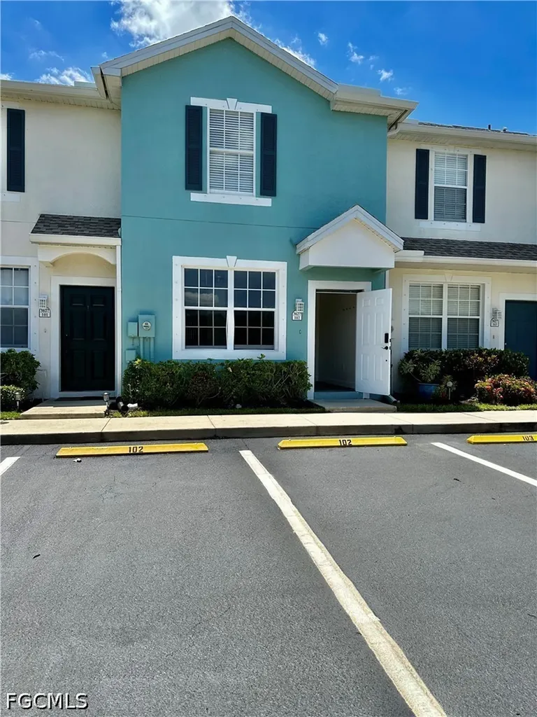 3627 Pine Oak Circle Fort Myers FL 33916