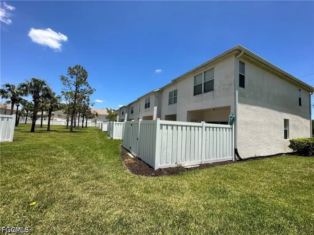 3627 Pine Oak Circle Fort Myers FL 33916