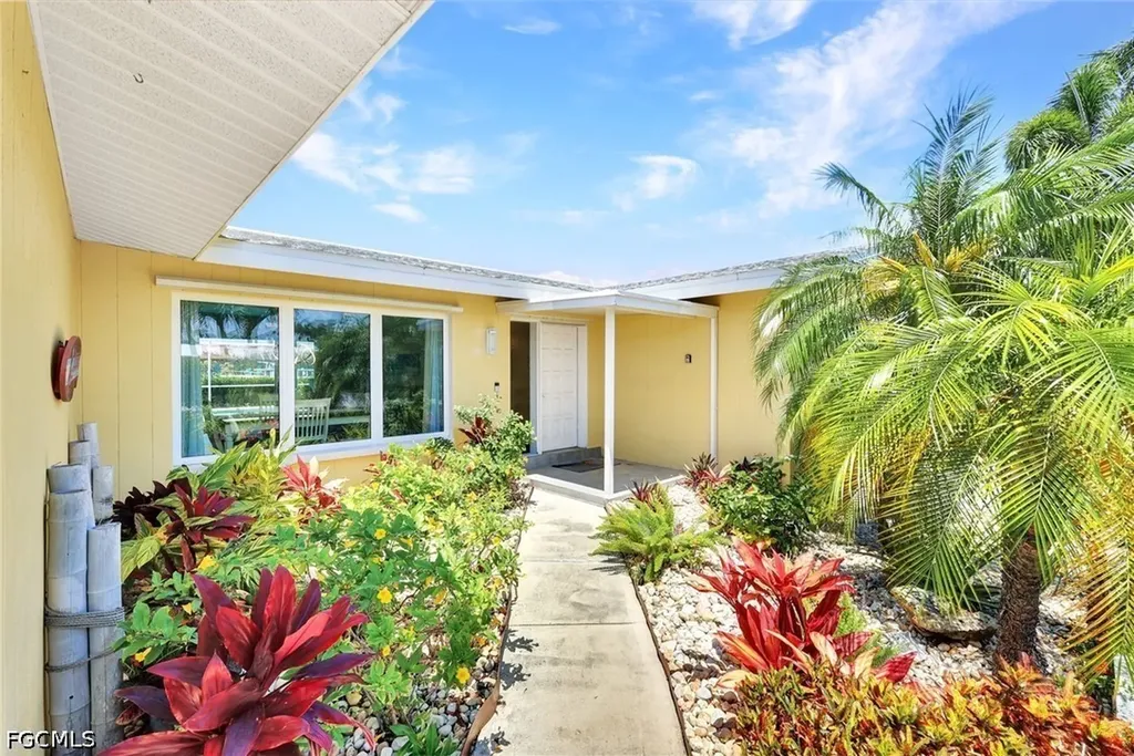 5330 Cobalt Court Cape Coral FL 33904