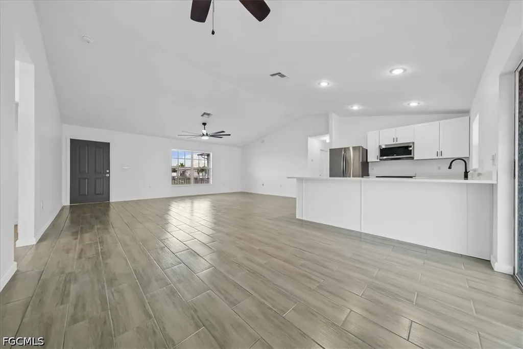 322 NE 26th Terrace Cape Coral FL 33909
