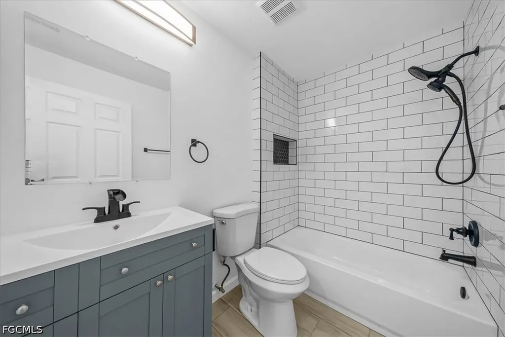 322 NE 26th Terrace Cape Coral FL 33909