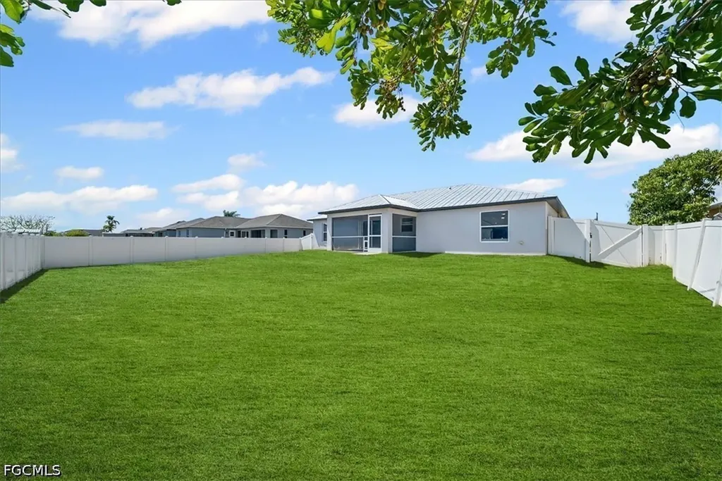 322 NE 26th Terrace Cape Coral FL 33909
