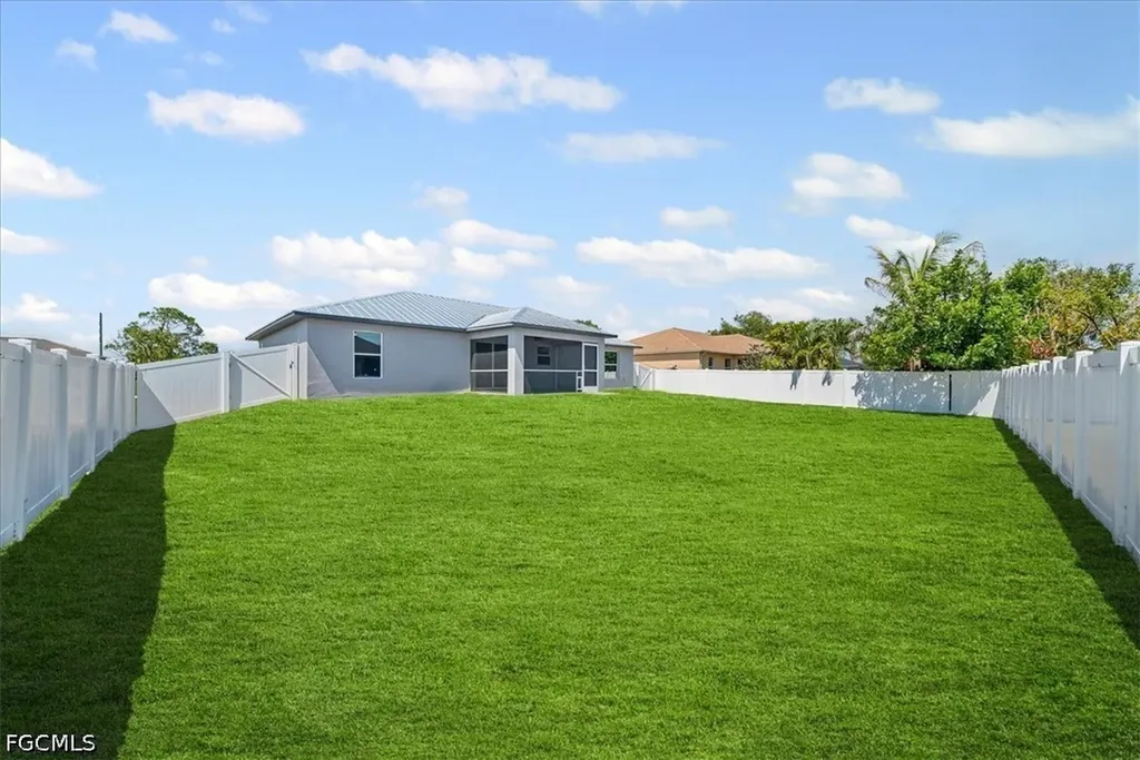 322 NE 26th Terrace Cape Coral FL 33909