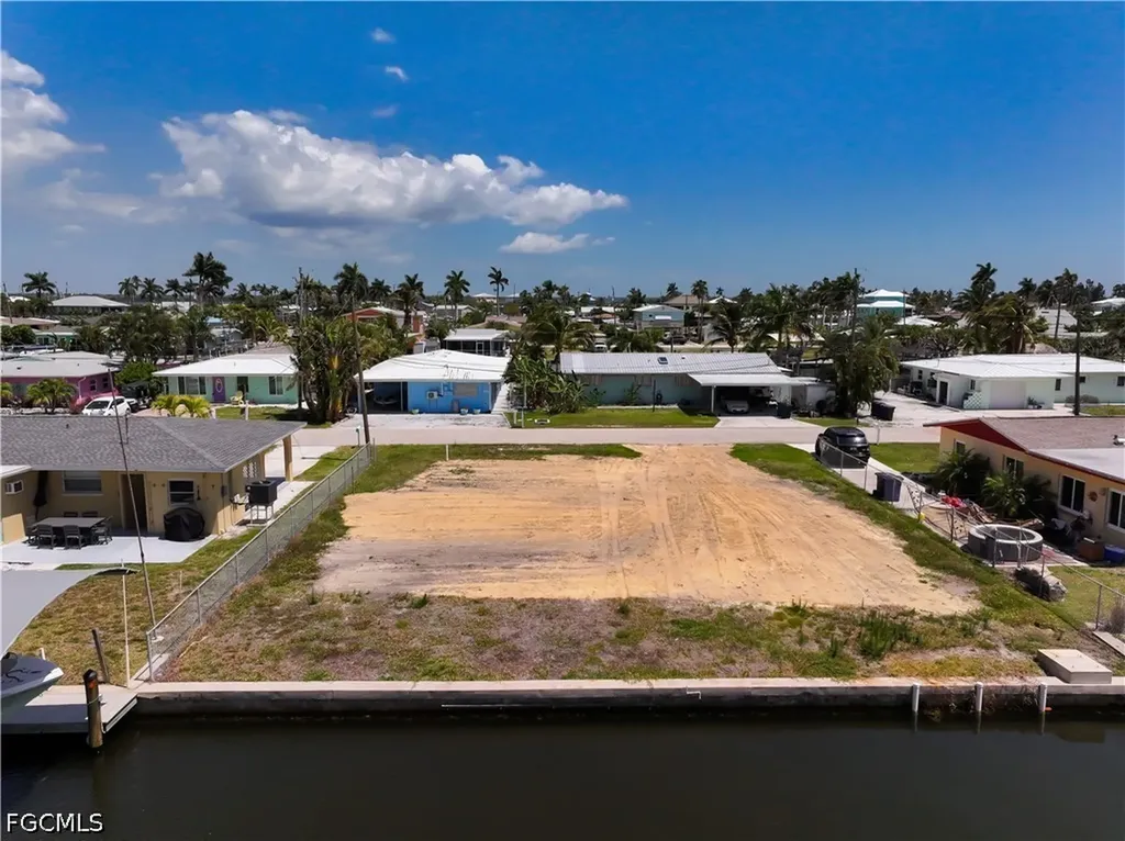 2652 Bridgeview Street Matlacha FL 33993