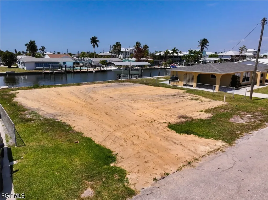 2652 Bridgeview Street Matlacha FL 33993