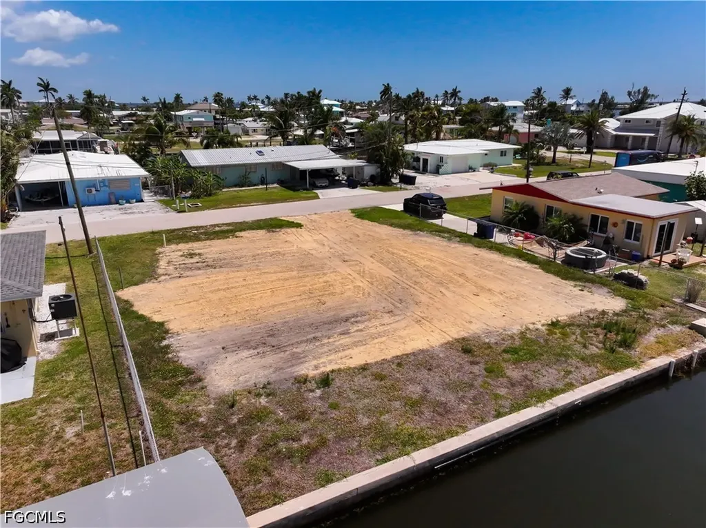 2652 Bridgeview Street Matlacha FL 33993