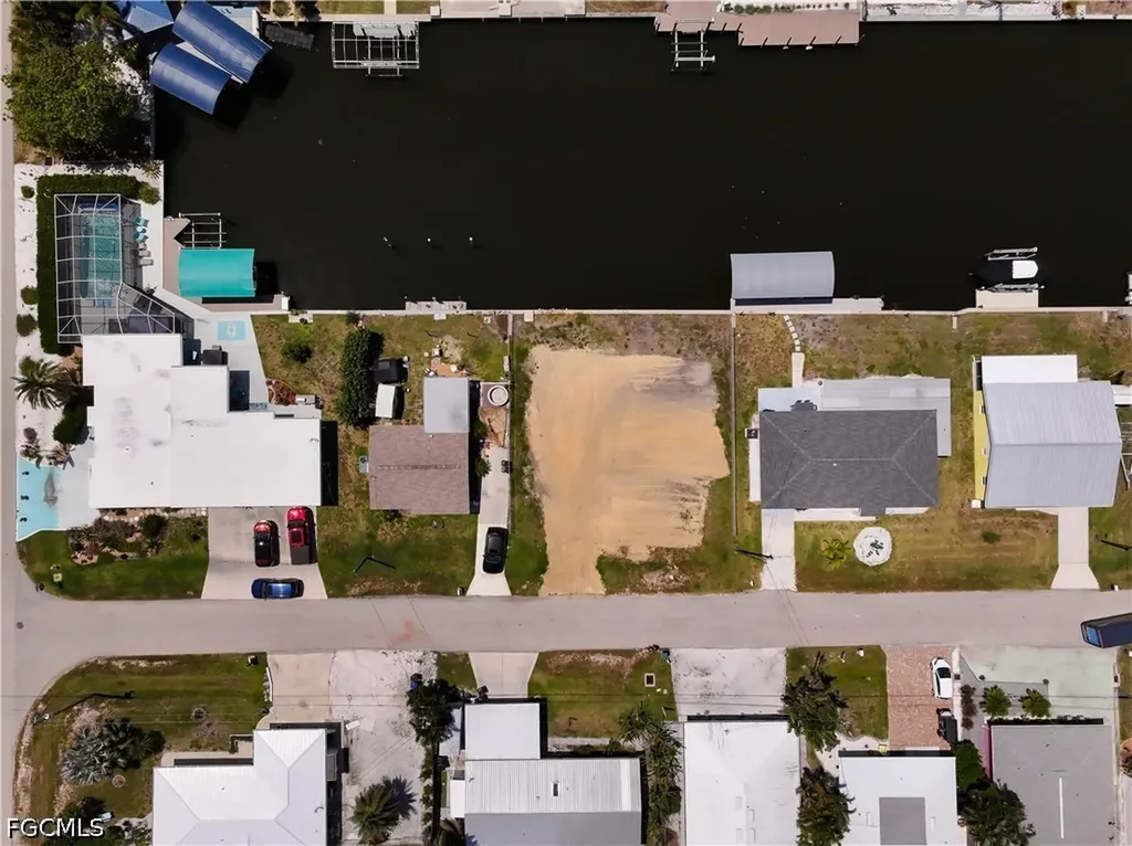 2652 Bridgeview Street Matlacha FL 33993