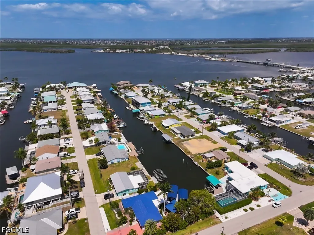 2652 Bridgeview Street Matlacha FL 33993