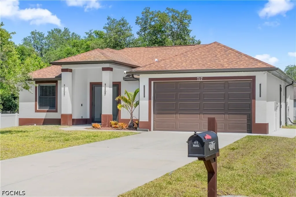 717 Zendor Avenue Fort Myers FL 33913