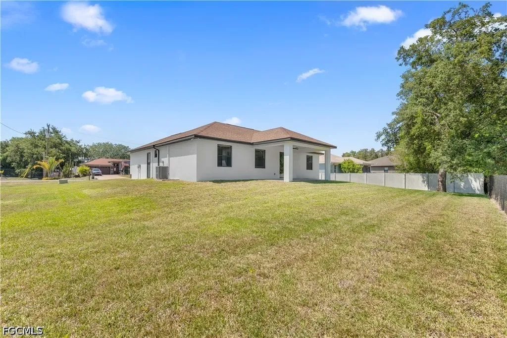 717 Zendor Avenue Fort Myers FL 33913