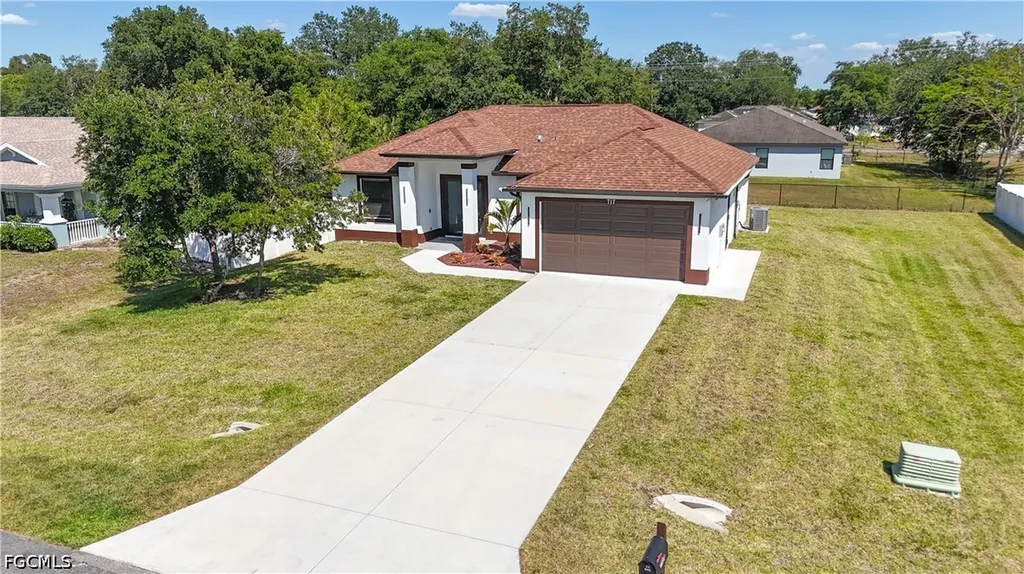 717 Zendor Avenue Fort Myers FL 33913