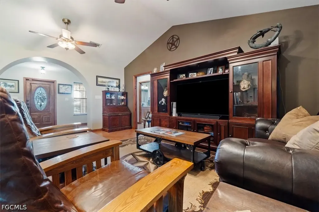 779 E Del Monte Avenue Clewiston FL 33440