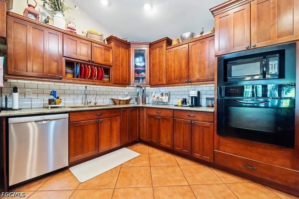 779 E Del Monte Avenue Clewiston FL 33440