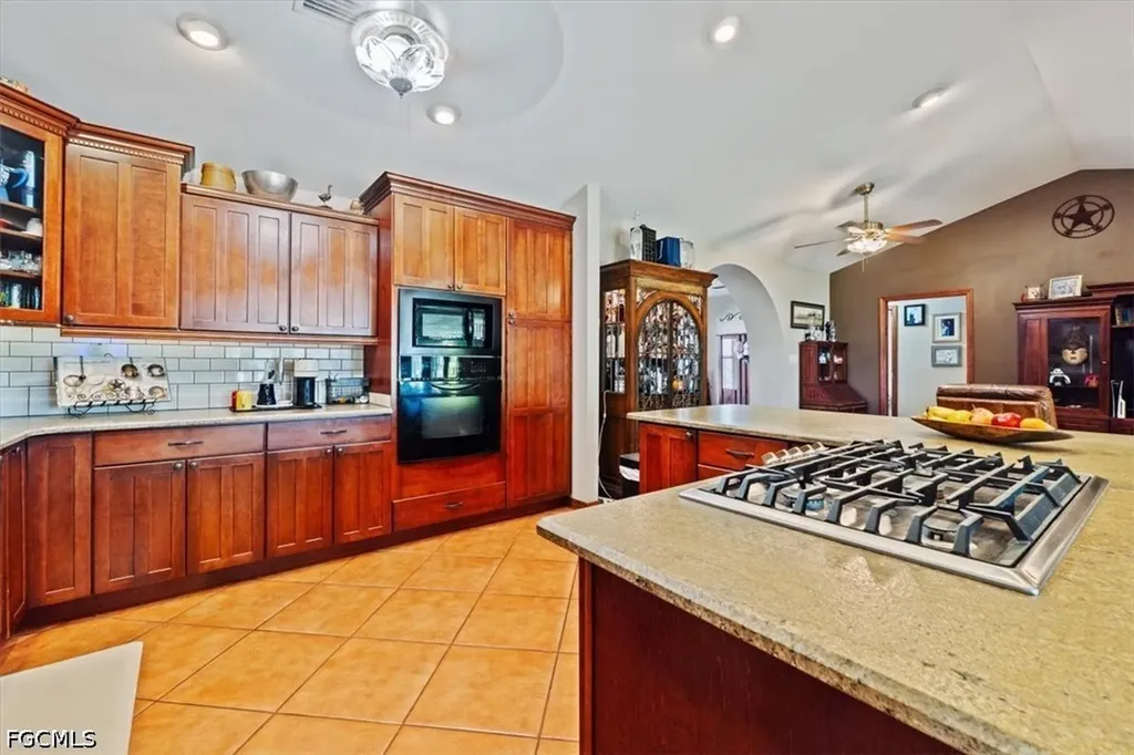 779 E Del Monte Avenue Clewiston FL 33440