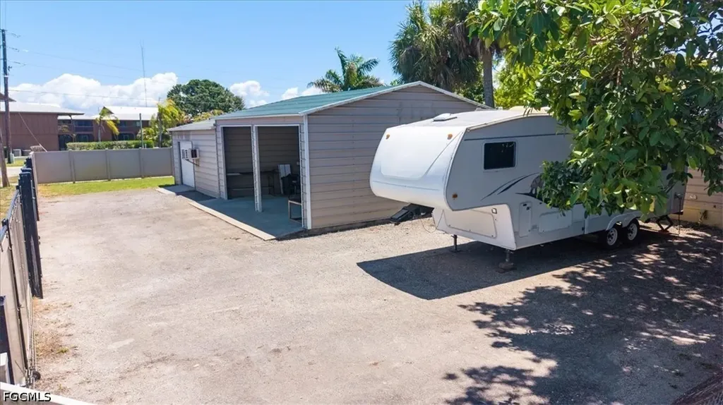 779 E Del Monte Avenue Clewiston FL 33440