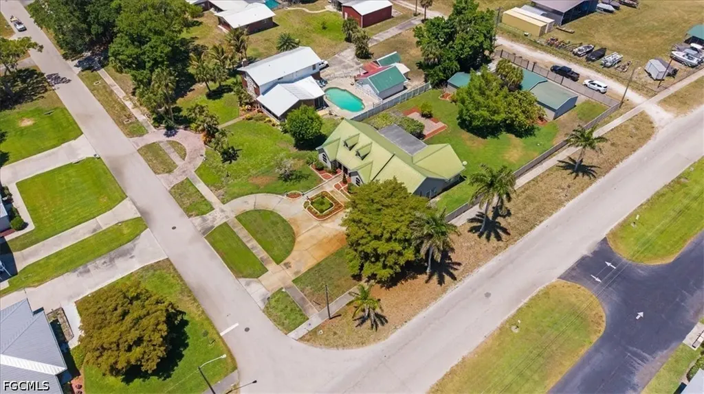779 E Del Monte Avenue Clewiston FL 33440