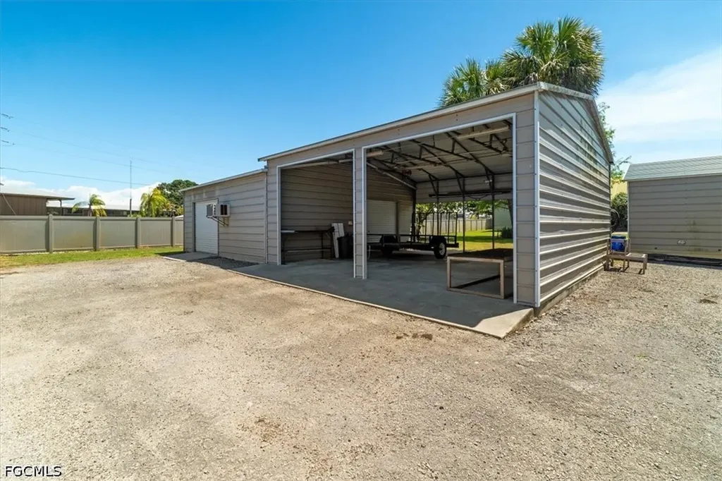 779 E Del Monte Avenue Clewiston FL 33440