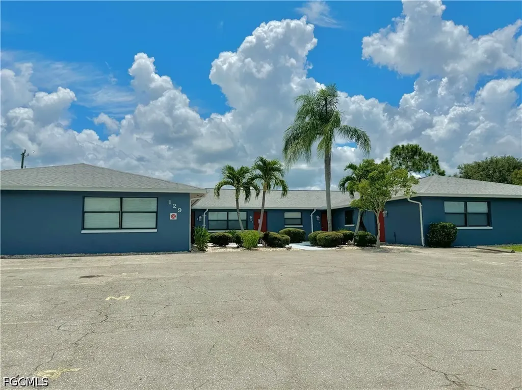 129 SE 23rd Place Cape Coral FL 33990