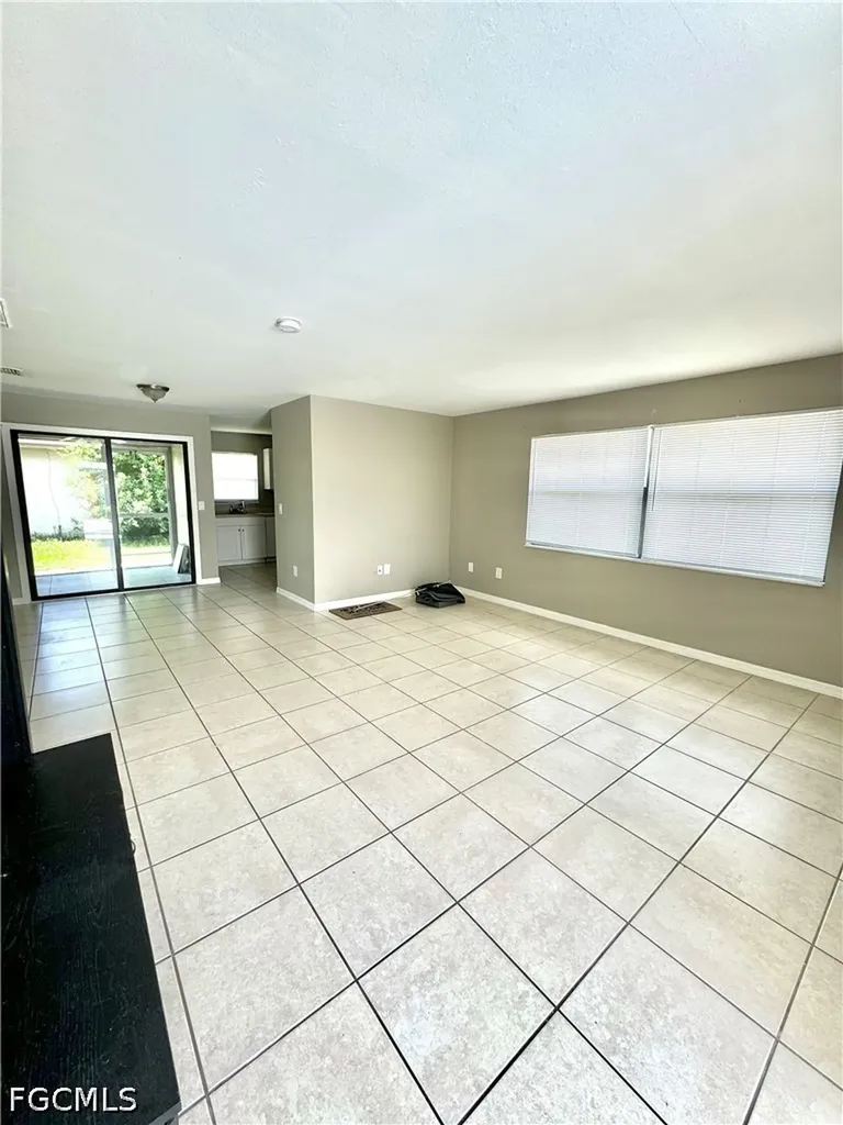 129 SE 23rd Place Cape Coral FL 33990