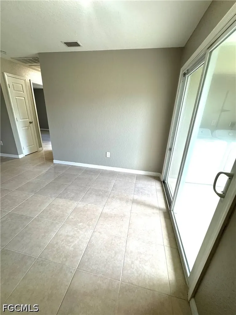 129 SE 23rd Place Cape Coral FL 33990