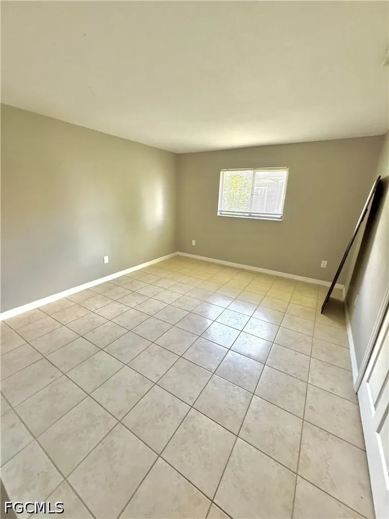 129 SE 23rd Place Cape Coral FL 33990