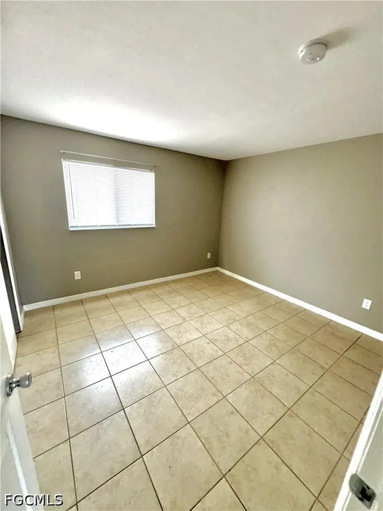 129 SE 23rd Place Cape Coral FL 33990