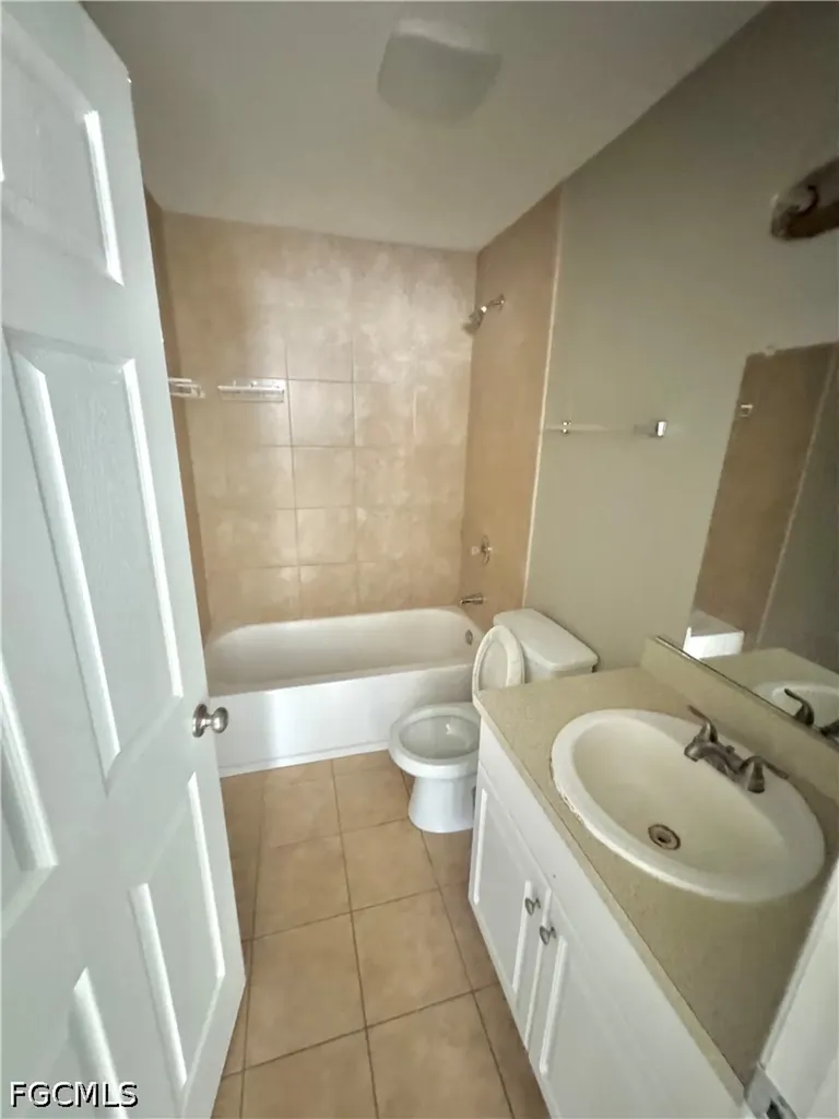 129 SE 23rd Place Cape Coral FL 33990