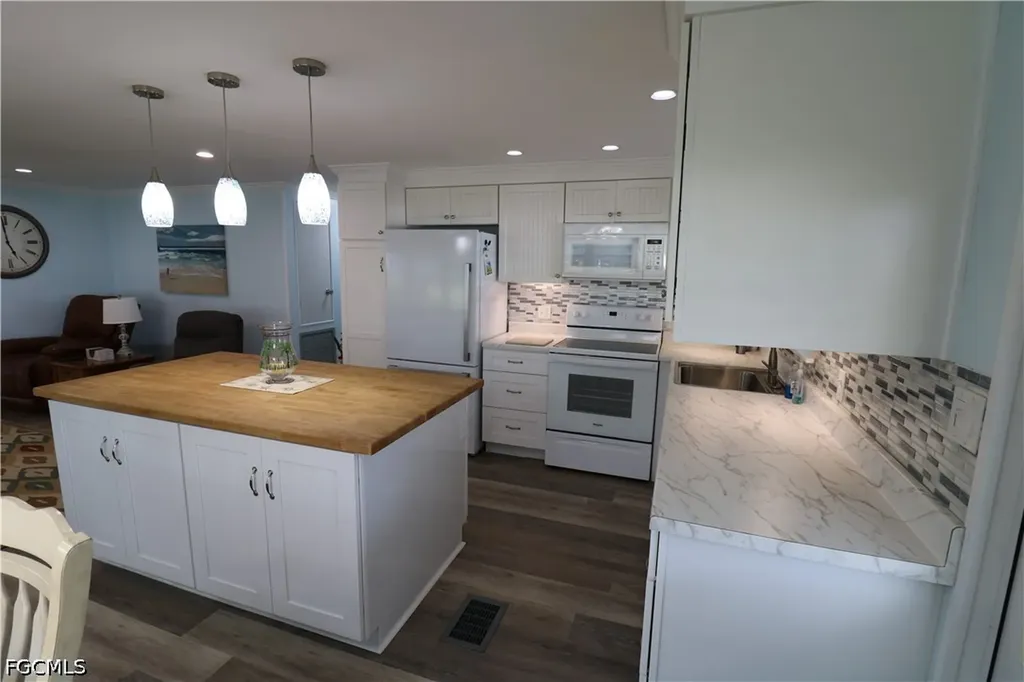 116 Coachlight Drive Fort Myers FL 33908