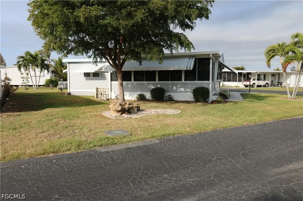 116 Coachlight Drive Fort Myers FL 33908