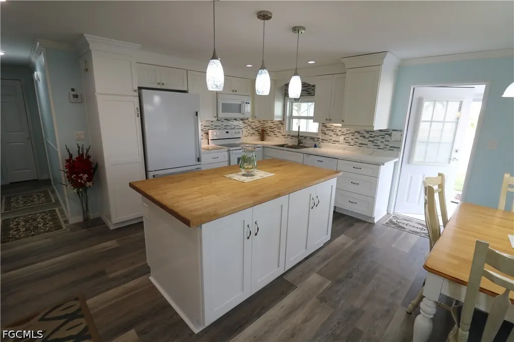 116 Coachlight Drive Fort Myers FL 33908
